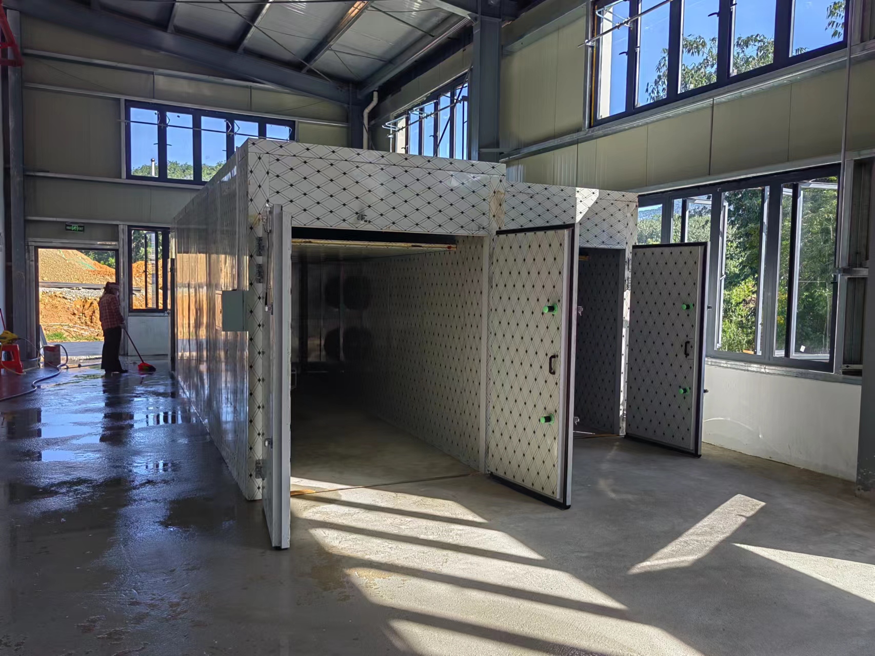 2023-09-06海南药材烘干 (7).jpg 2023-09-06海南药材烘干 (7).jpg